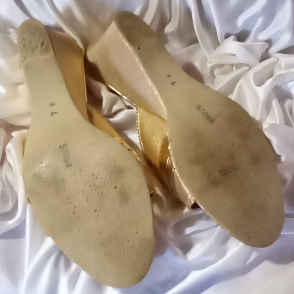 Gold wedge Sandals, used - Picture 3 of 4